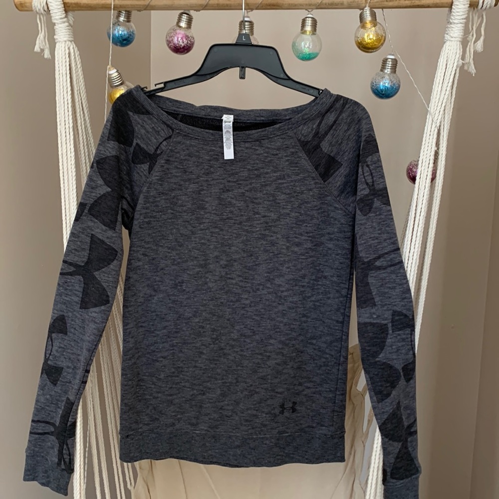 2/$15 Under Armour- petite Small light sweatshirt black/gray